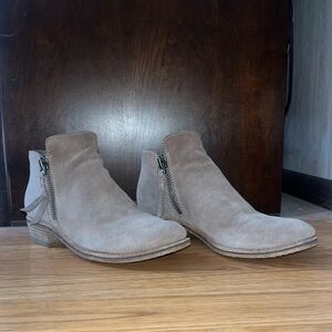 Dolce Vita Sutton booties in Dark Taupe Suede sz 8.5. Super cute & comfortable.
